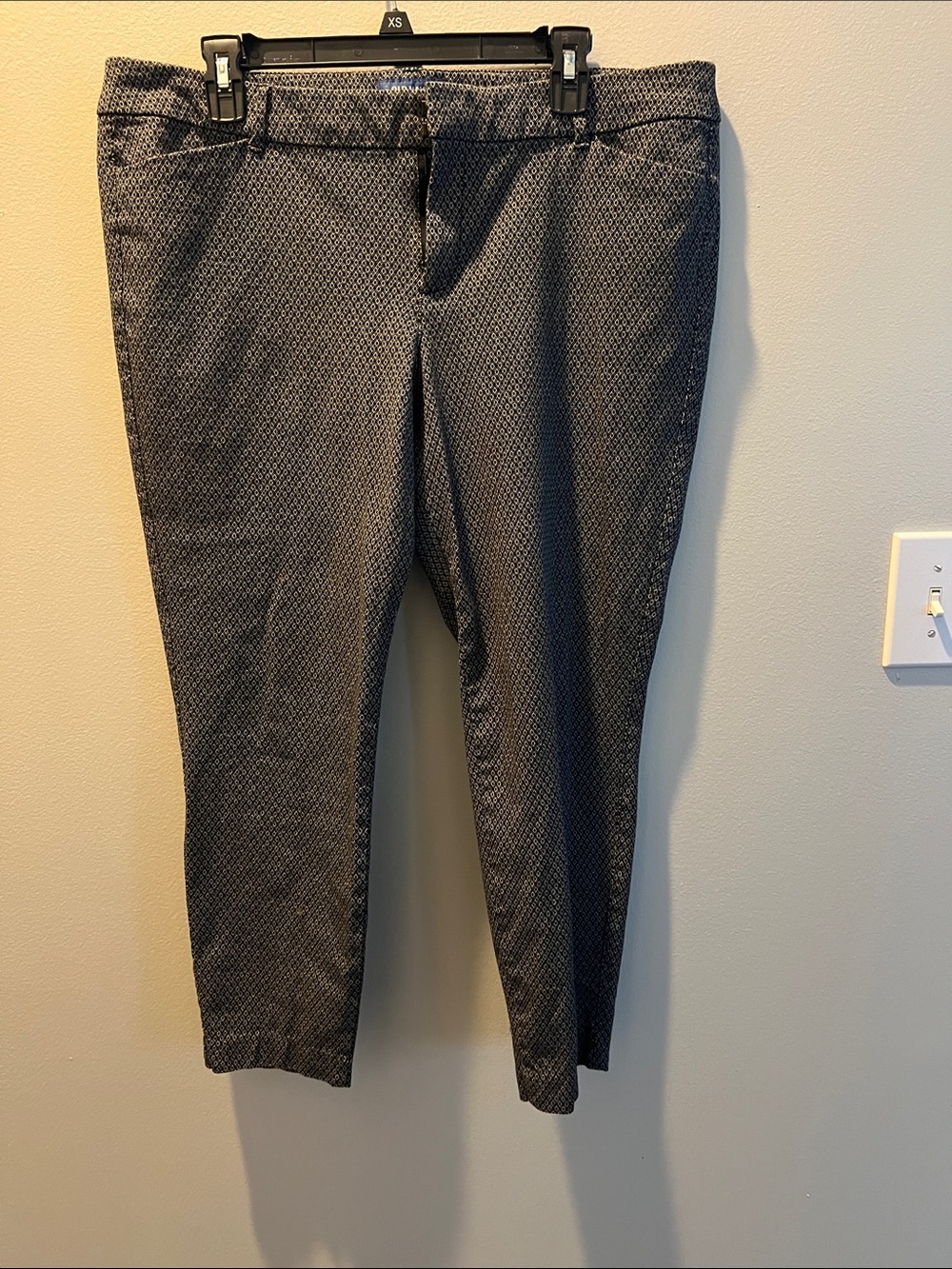 Old Navy Black & Gray Cropped Slim Ankle Pants